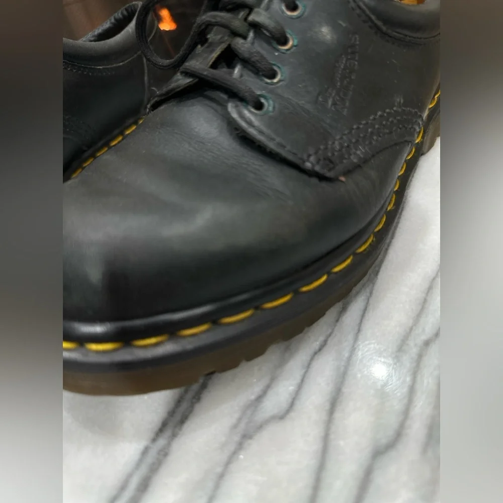 Dr. Martens 8053 Made in England Leather Oxford Shoes Men’s 9 / Women’s 10 Black